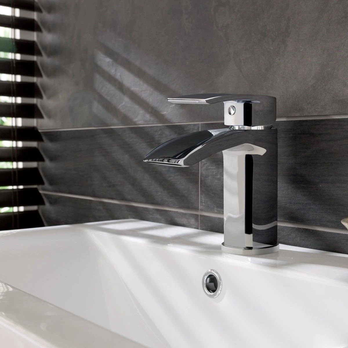 Medway Round Chrome Basin Mono Mixer Tap with Click Waste
