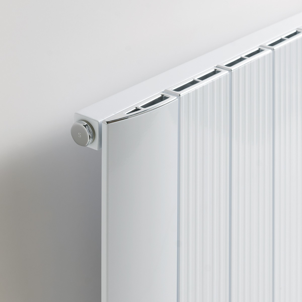 Rene White Designer Horizontal Radiator 600x1135mm